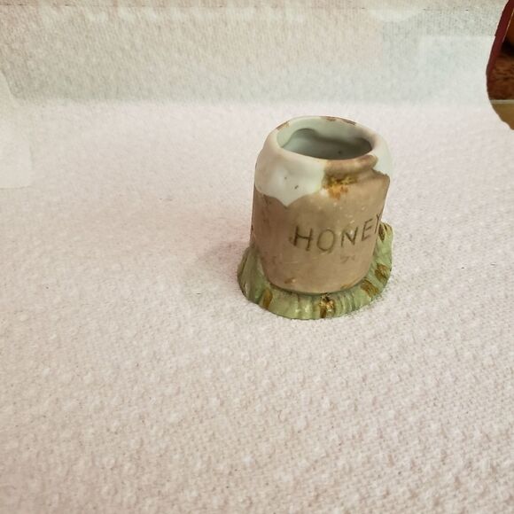 Salt & Pepper Shakers - Picture 10 of 11